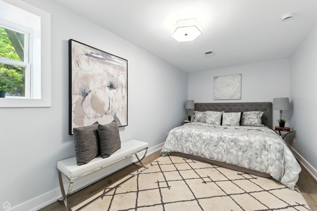 Chicago, Illinois 60618, United States, 3 Bedrooms Bedrooms, ,1 BathroomBathrooms,Residential,Active,207359