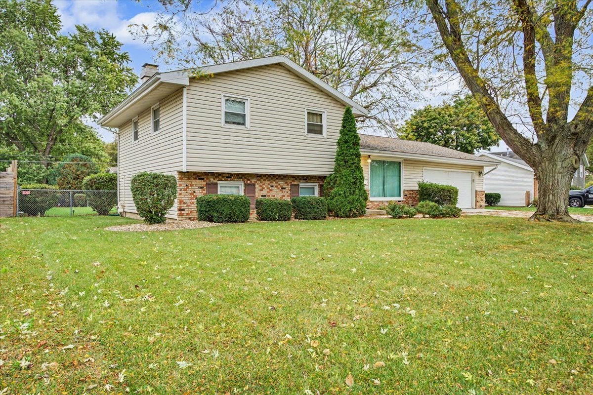 804 N Illini Avenue