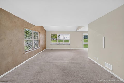 Tiny photo for 1320 Jenna Drive #A, South Elgin, IL 60177 (MLS # 12688437)