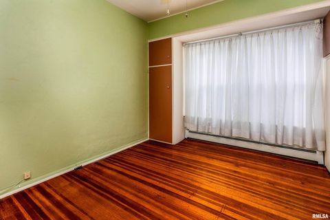 Tiny photo for 2120 LOGAN Street, Murphysboro, IL 62966 (MLS # EB459852)