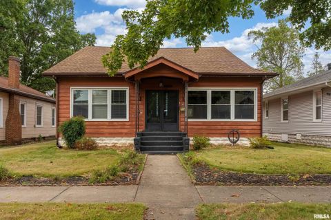 Tiny photo for 2120 LOGAN Street, Murphysboro, IL 62966 (MLS # EB459852)