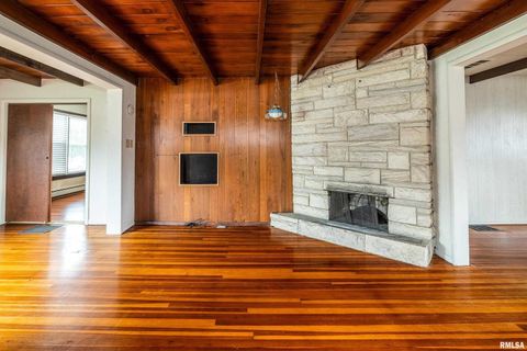 Tiny photo for 2120 LOGAN Street, Murphysboro, IL 62966 (MLS # EB459852)