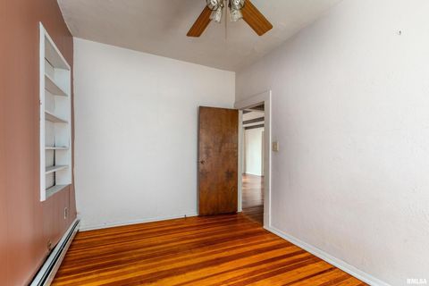 Tiny photo for 2120 LOGAN Street, Murphysboro, IL 62966 (MLS # EB459852)