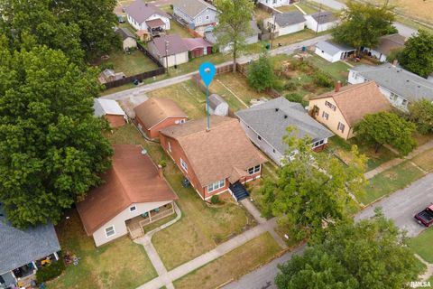 Tiny photo for 2120 LOGAN Street, Murphysboro, IL 62966 (MLS # EB459852)