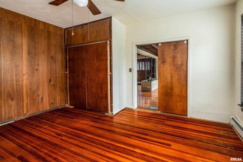 Tiny photo for 2120 LOGAN Street, Murphysboro, IL 62966 (MLS # EB459852)