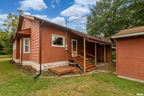 Tiny photo for 2120 LOGAN Street, Murphysboro, IL 62966 (MLS # EB459852)