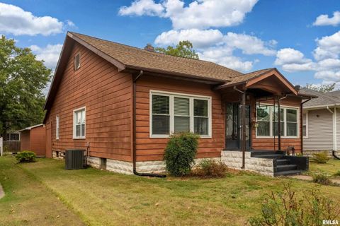 Photo of 2120 LOGAN Street, Murphysboro, IL 62966 (MLS # EB459852)