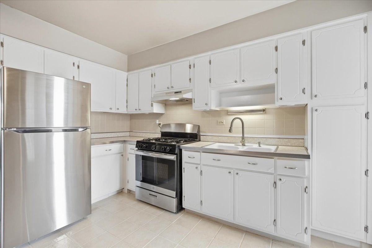 954 Shermer Road 15