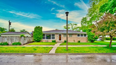 7625 N Karlov Avenue Skokie IL 60076
