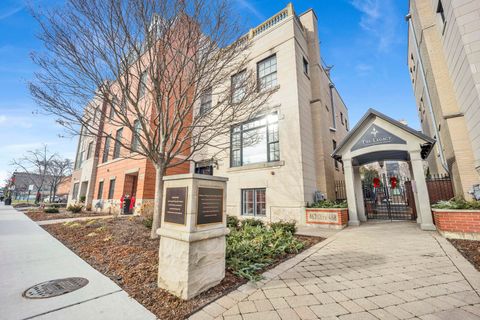 A home in Glen Ellyn