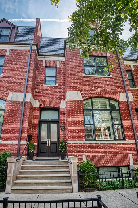 Photo of 505 W Menomonee Street, Chicago, IL 60614 (MLS # 12467854)