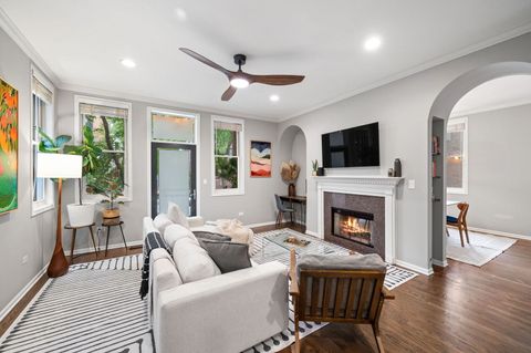 Tiny photo for 1225 W Carmen Avenue #1N, Chicago, IL 60640 (MLS # 12458837)