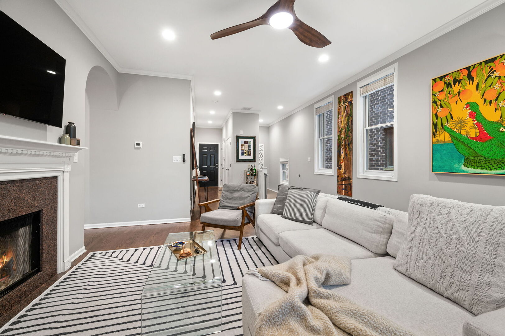 1225 W Carmen Avenue 1N