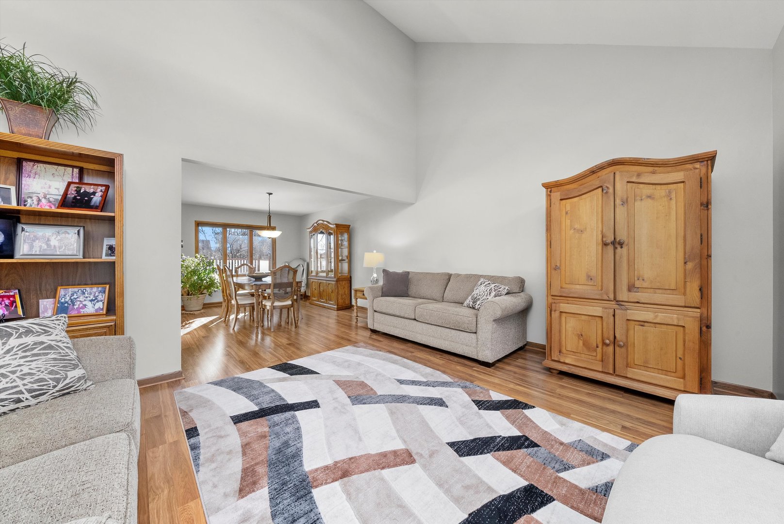 8125 Elizabeth Avenue