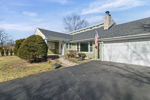 836 W Everett Road Lake Forest IL 60045