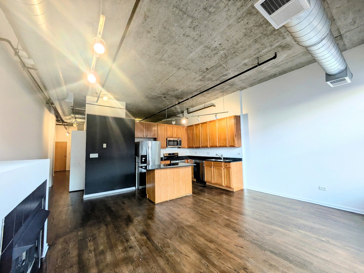 933 W VAN BUREN Street 825