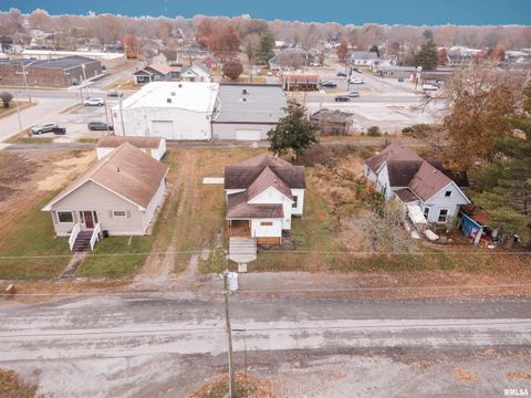 Tiny photo for 506 W POPLAR Street, West Frankfort, IL 62896 (MLS # QC4269621)