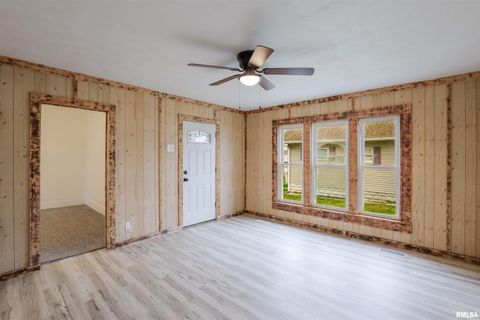 Tiny photo for 506 W POPLAR Street, West Frankfort, IL 62896 (MLS # QC4269621)