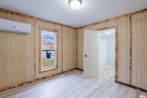 Tiny photo for 506 W POPLAR Street, West Frankfort, IL 62896 (MLS # QC4269621)