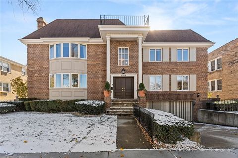 Photo of 10323 Canterbury Street #2, Westchester, IL 60154 (MLS # 12514374)