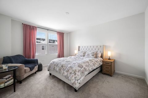 Tiny photo for 137 Yorktown Court, Libertyville, IL 60048 (MLS # 12623993)