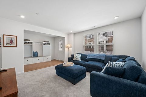 Tiny photo for 137 Yorktown Court, Libertyville, IL 60048 (MLS # 12623993)