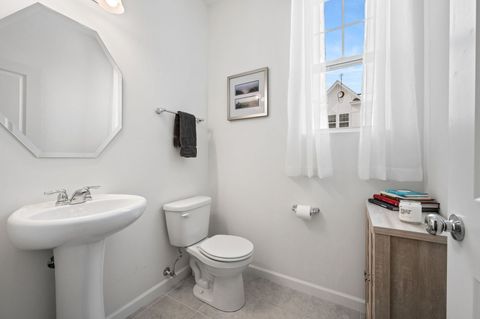 Tiny photo for 137 Yorktown Court, Libertyville, IL 60048 (MLS # 12623993)