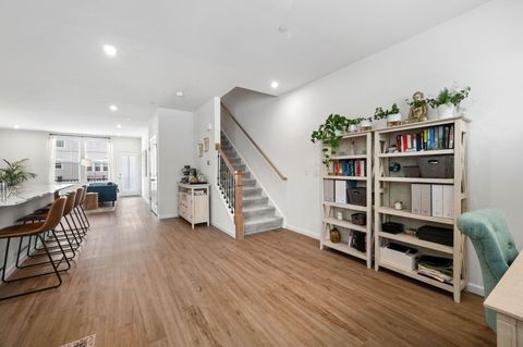 Tiny photo for 137 Yorktown Court, Libertyville, IL 60048 (MLS # 12623993)