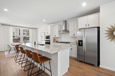 Tiny photo for 137 Yorktown Court, Libertyville, IL 60048 (MLS # 12623993)