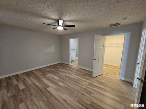 Tiny photo for 10457 N Puckett Lane, Mt Vernon, IL 62864 (MLS # EB457319)