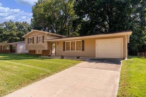 Tiny photo for 1815 W Freeman Street, Carbondale, IL 62901 (MLS # 12771881)
