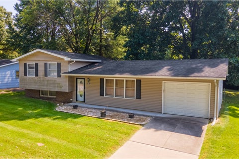 Tiny photo for 1815 W Freeman Street, Carbondale, IL 62901 (MLS # 12771881)