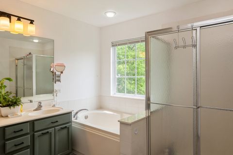 Tiny photo for 6073 Canterbury Lane #33-5, Hoffman Estates, IL 60192 (MLS # 12531817)