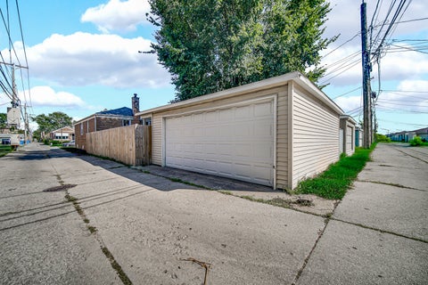 Tiny photo for 7914 S Richmond Street, Chicago, IL 60652 (MLS # 12751625)