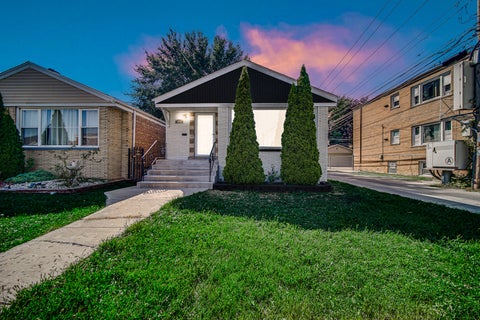 Tiny photo for 7914 S Richmond Street, Chicago, IL 60652 (MLS # 12751625)