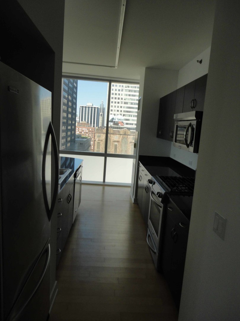 8 E Randolph Street 2208