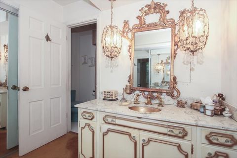 Tiny photo for 87 Lincolnshire Drive, Lincolnshire, IL 60069 (MLS # 12489207)