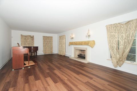 Tiny photo for 87 Lincolnshire Drive, Lincolnshire, IL 60069 (MLS # 12489207)