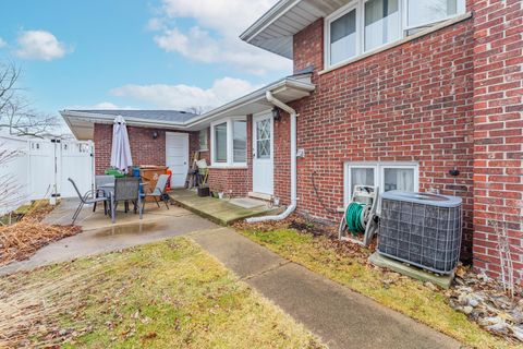 Tiny photo for 10908 S Kilbourn Avenue, Oak Lawn, IL 60453 (MLS # 12587784)