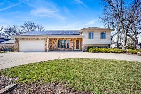 Photo of 5N464 Neva Terrace, Itasca, IL 60143 (MLS # 12597262)