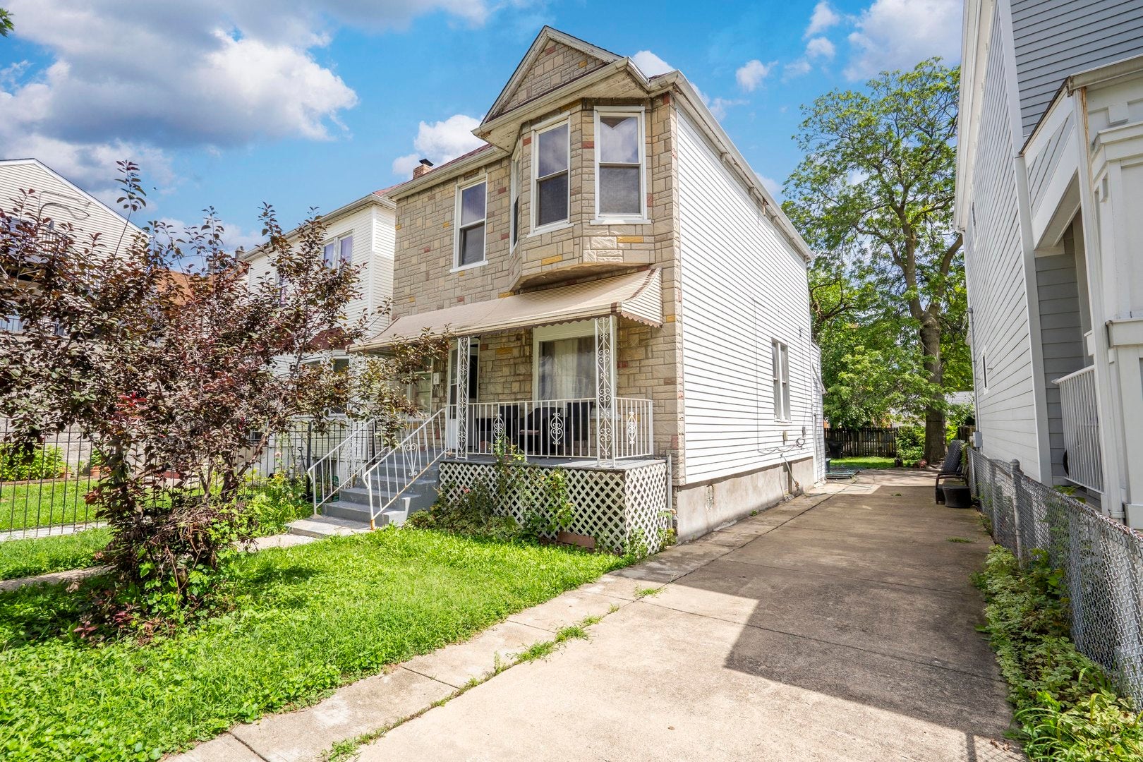 2747 N Saint Louis Avenue