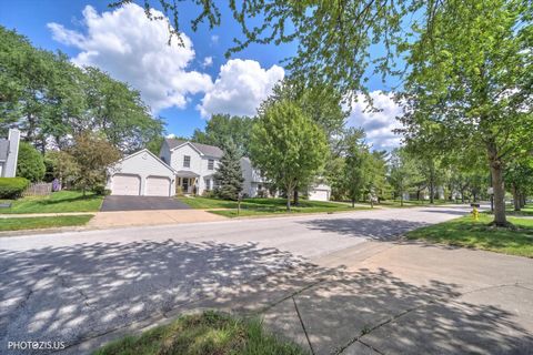 Tiny photo for 103 N Sterling Heights Road, Vernon Hills, IL 60061 (MLS # 12639240)