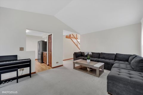 Tiny photo for 103 N Sterling Heights Road, Vernon Hills, IL 60061 (MLS # 12639240)
