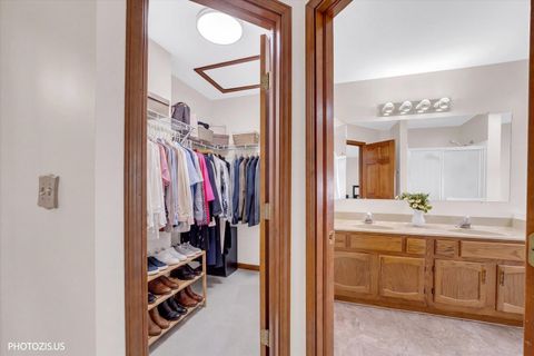 Tiny photo for 103 N Sterling Heights Road, Vernon Hills, IL 60061 (MLS # 12639240)