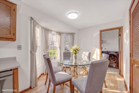 Tiny photo for 103 N Sterling Heights Road, Vernon Hills, IL 60061 (MLS # 12639240)