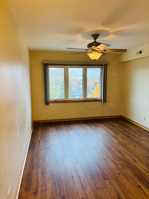 Tiny photo for 440 E Montrose Avenue #402, Wood Dale, IL 60191 (MLS # 12496208)