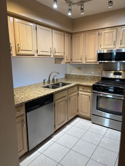Tiny photo for 440 E Montrose Avenue #402, Wood Dale, IL 60191 (MLS # 12496208)