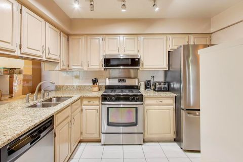 Tiny photo for 440 E Montrose Avenue #402, Wood Dale, IL 60191 (MLS # 12496208)