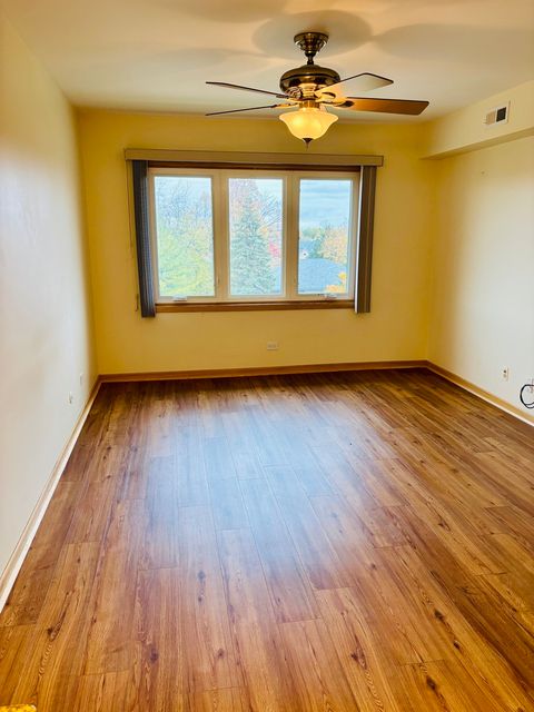 Tiny photo for 440 E Montrose Avenue #402, Wood Dale, IL 60191 (MLS # 12496208)