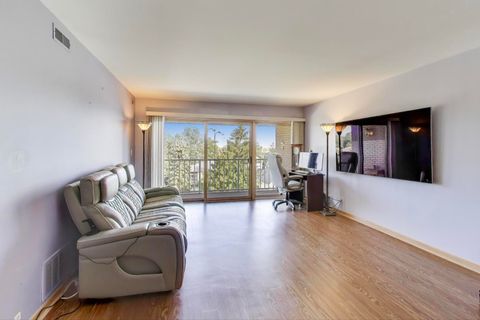 Tiny photo for 440 E Montrose Avenue #402, Wood Dale, IL 60191 (MLS # 12496208)